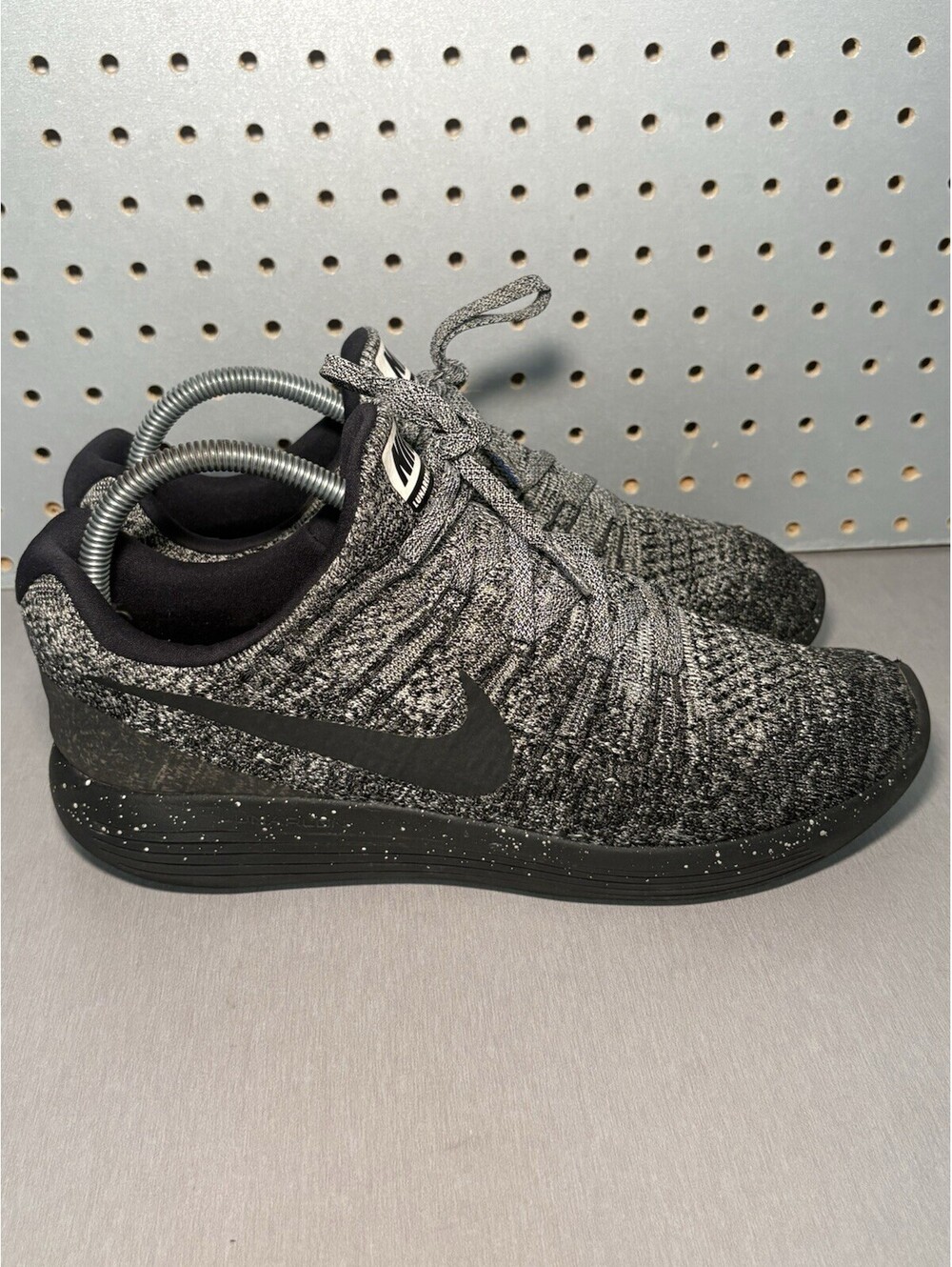 Nike LunarEpic Low Flyknit 2  Running Shoes Mens Sz 10 Oreo Black White Sneakers